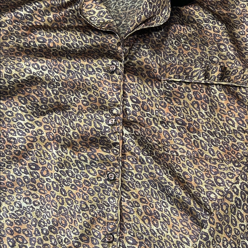Victoria’s Secret Leopard Print Button-Up Sleep Shirt, size S - Picture 3 of 5